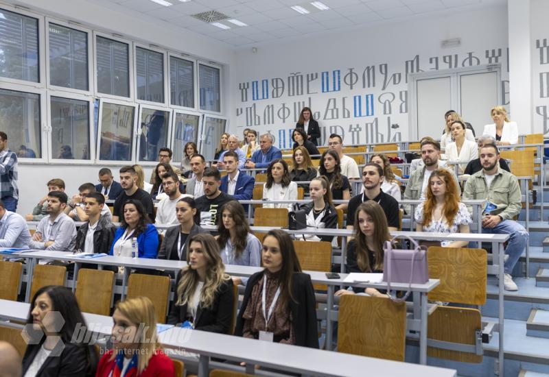 FOTO | Mostar postao središte razgovora o umjetnoj inteligenciji